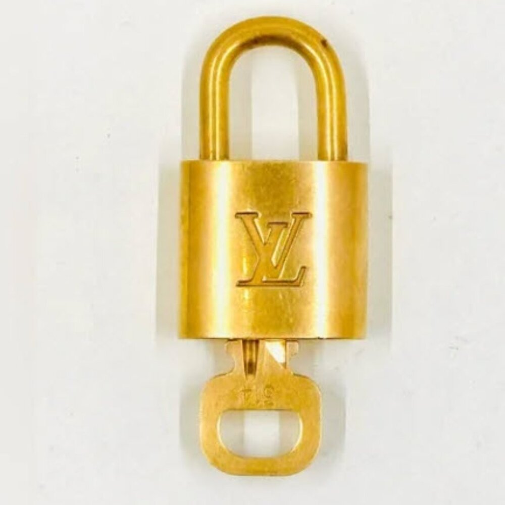 ❤️🦄 Authentic Louis Vuitton Gold Lock & Key Matching Set (#314)